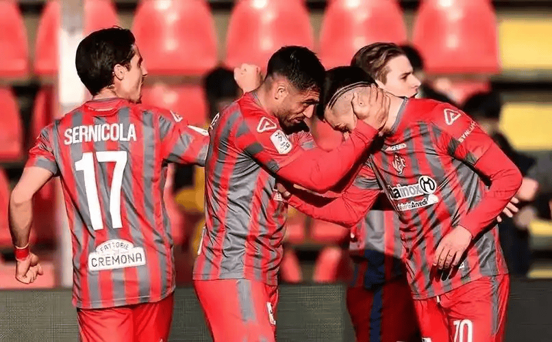 爱游戏网址-从AC米兰队长鼓劲备战荷甲到Ning与70激战德国队分钟，里昂今夜战术微调 